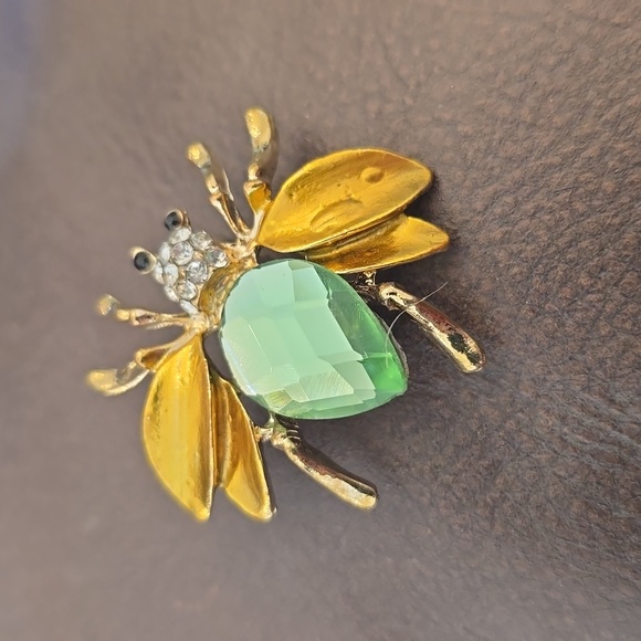 NWOT Aratta Bug Pin - Picture 2 of 5